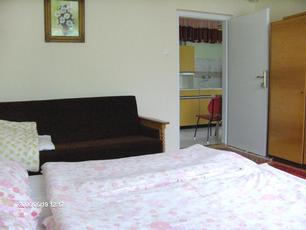 Ferenczi Apartament Hotel Hajduszoboszlo Bilik gambar