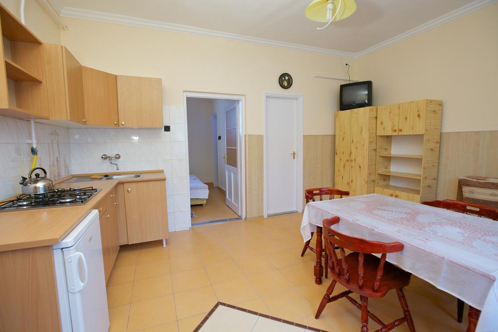 Ferenczi Apartament Hotel Hajduszoboszlo Bilik gambar