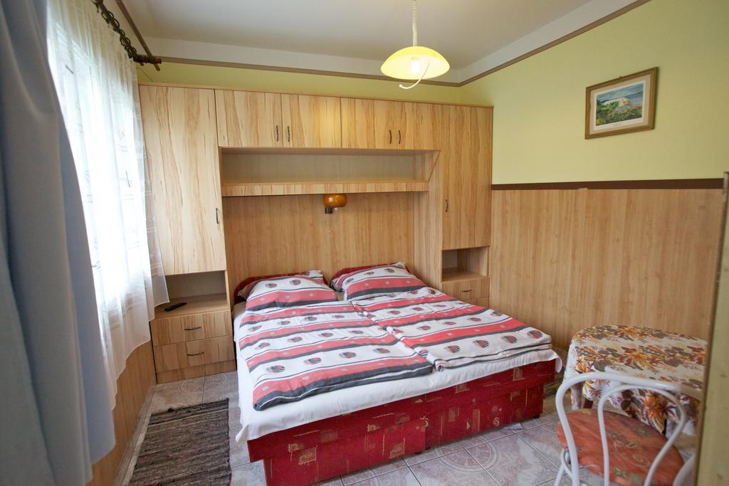 Ferenczi Apartament Hotel Hajduszoboszlo Bilik gambar