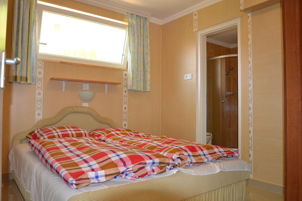 Ferenczi Apartament Hotel Hajduszoboszlo Luaran gambar